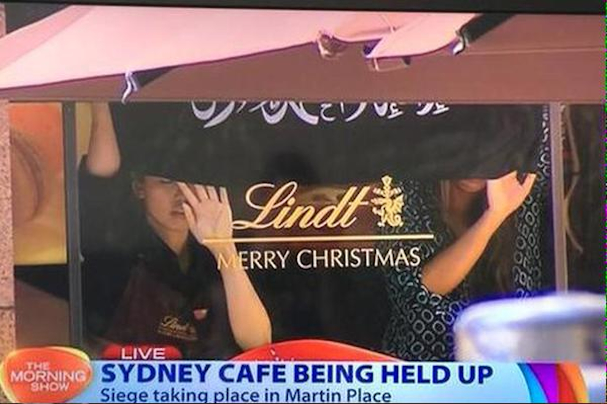 Prise d'otages à Sydney : 3 morts et la vague de soutien «#Illridewithyou»
