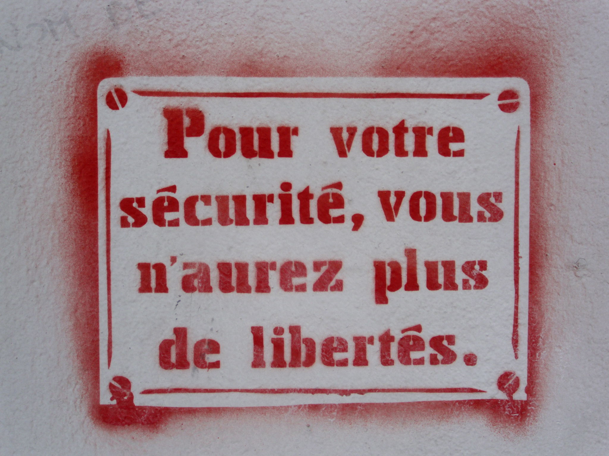 Loi sur le renseignement : la France critiquée à l'étranger 