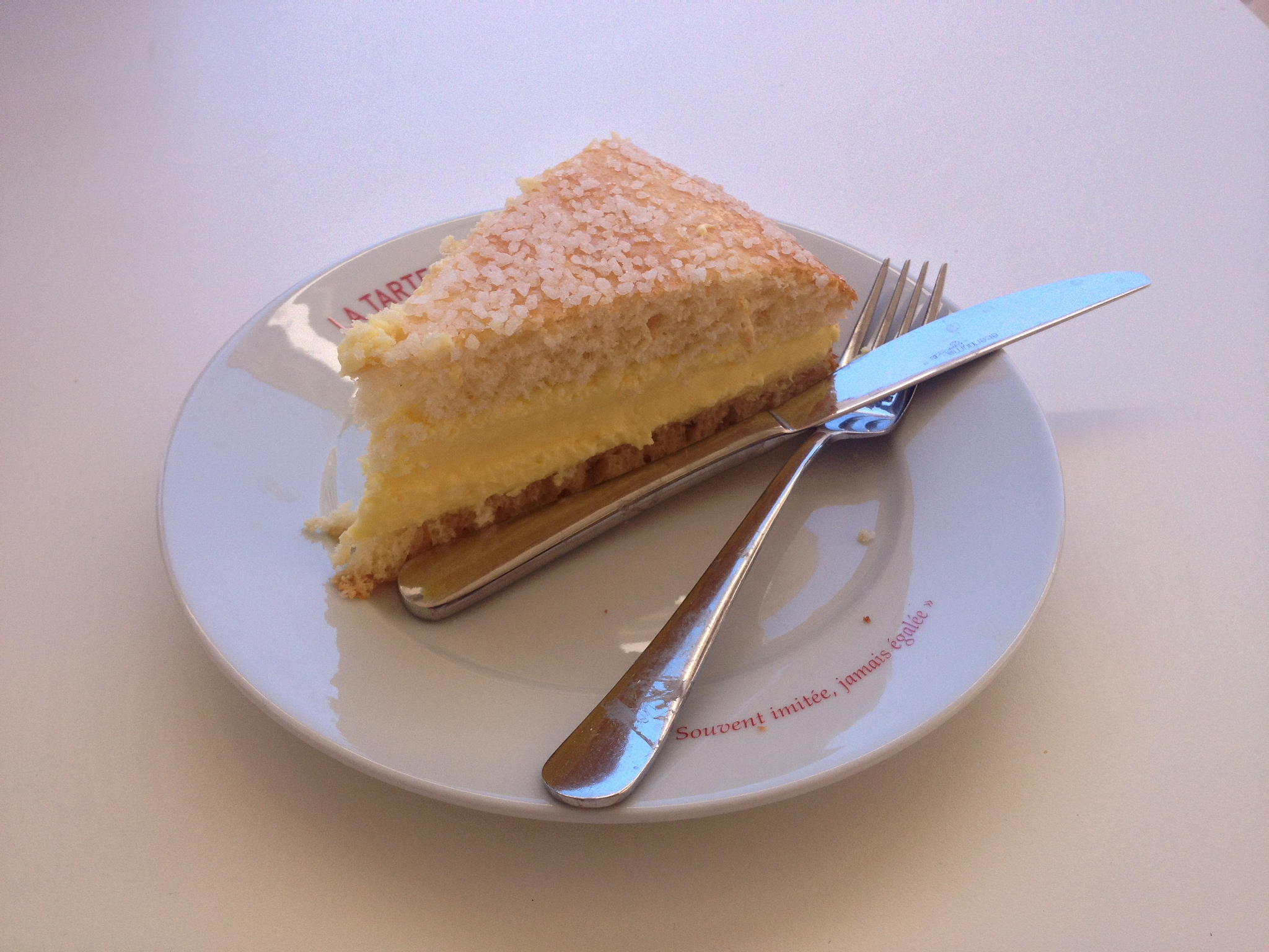 Tarte Tropézienne : les origines d’un dessert mythique