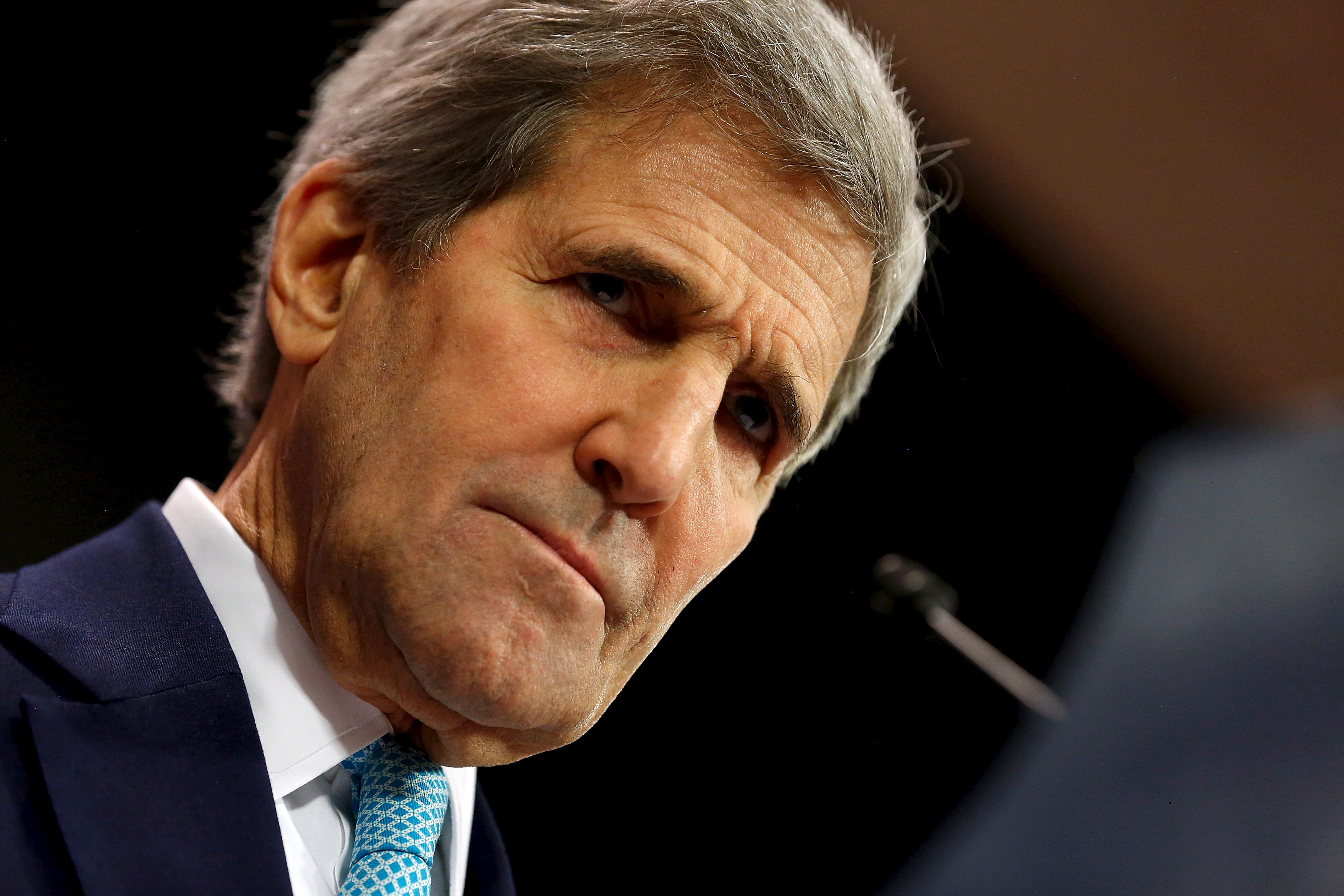Les frappes aériennes ne suffiront pas face à l'EI, estime Kerry