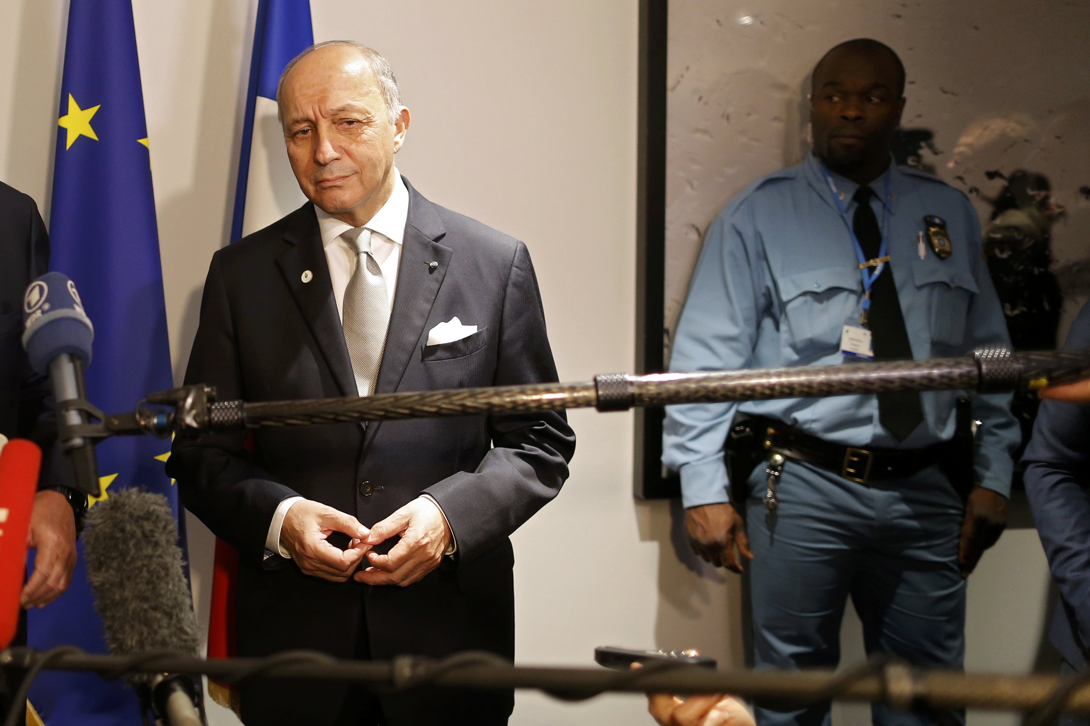 COP21: "Pour le moment, le compte n'y est pas", dit Fabius