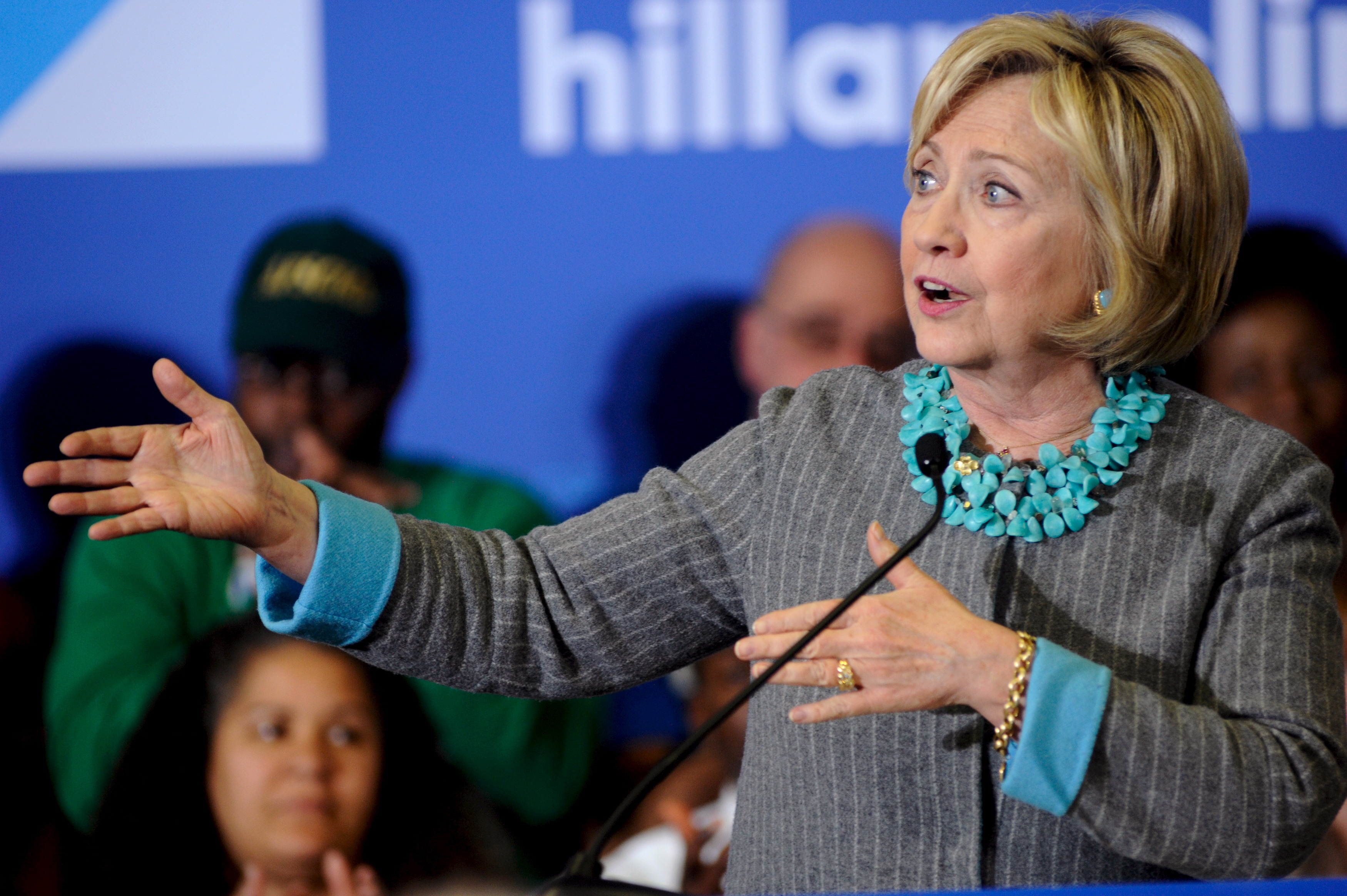 Hillary Clinton veut s'attaquer à l'"inversion" fiscale