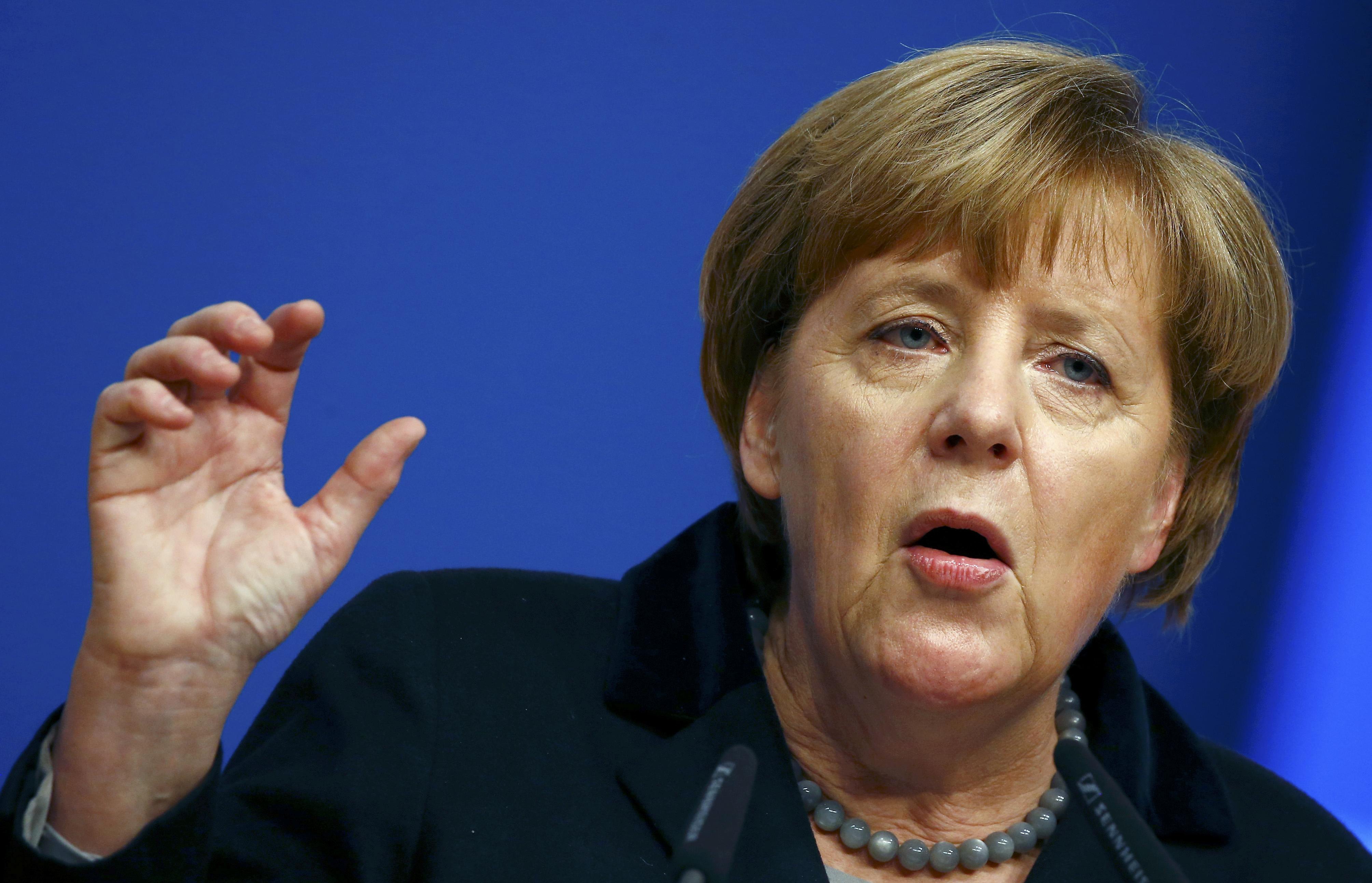 Au congrès de la CDU, Merkel promet de réduire l'immigration