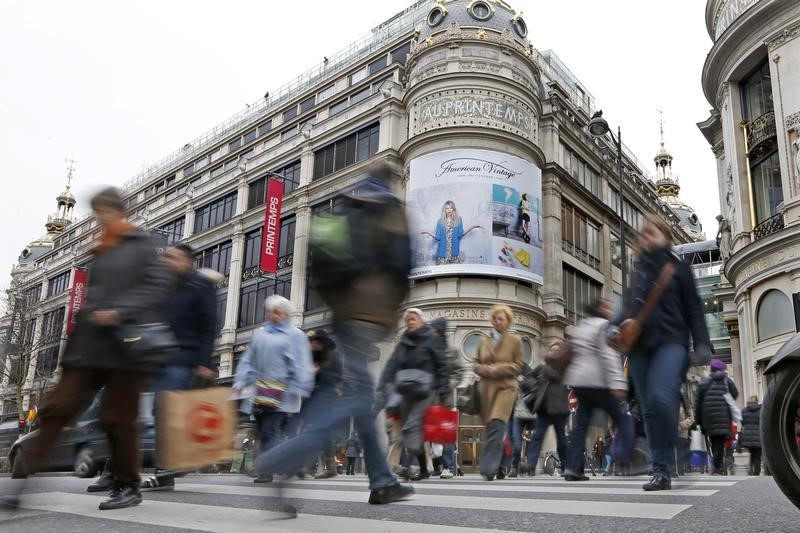 Les grands magasins tentent de boucler un accord sur le dimanche