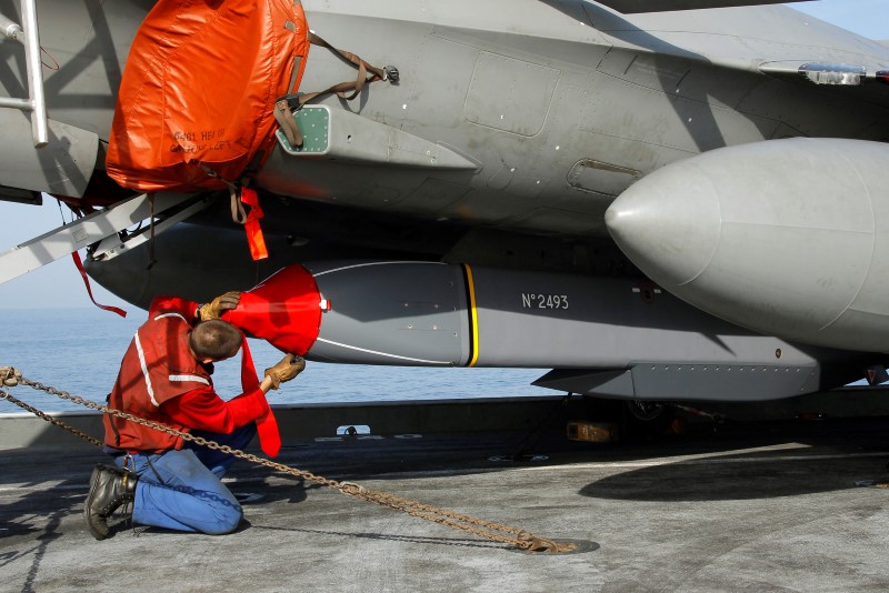Paris frappe l'EI avec des missiles Scalp pour la première fois