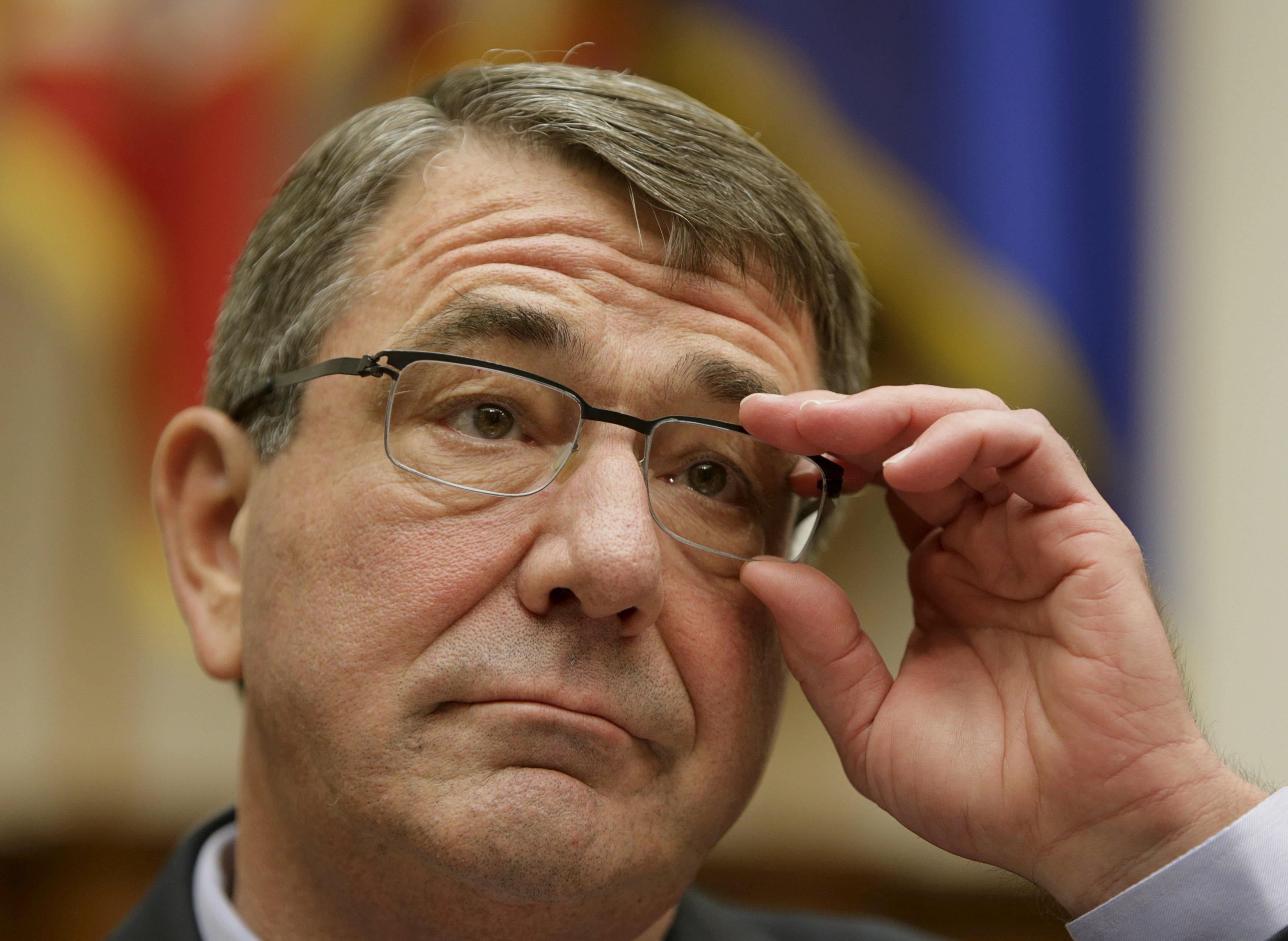Visite en Afghanistan du chef du Pentagone Ash Carter