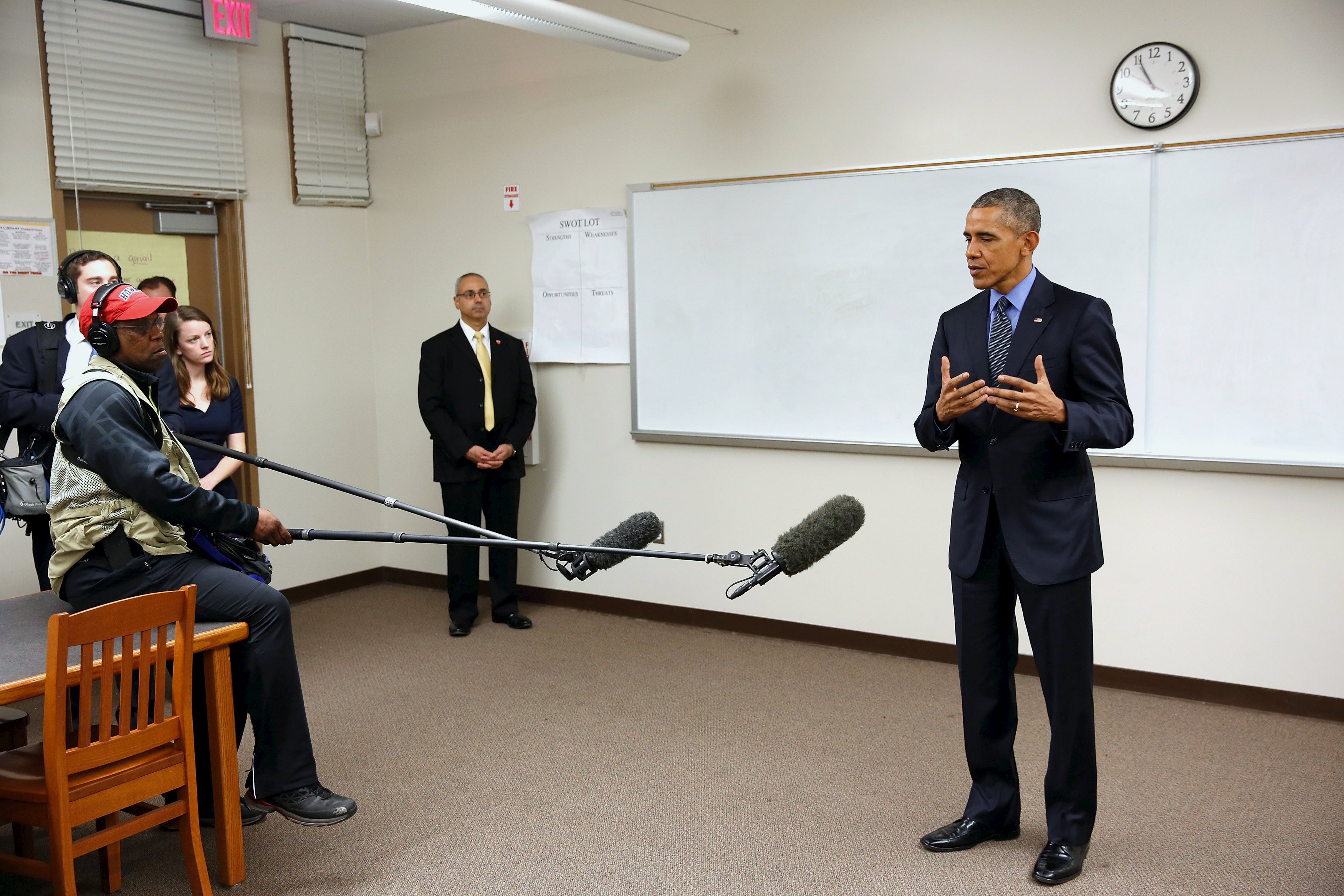 Barack Obama à San Bernardino avec les familles des victimes