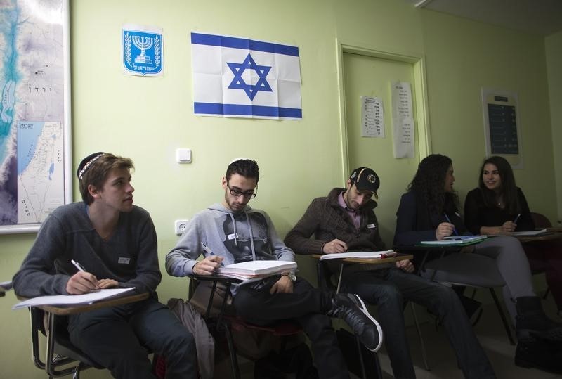 Un nombre record de juifs français ont émigré en Israël en 2015