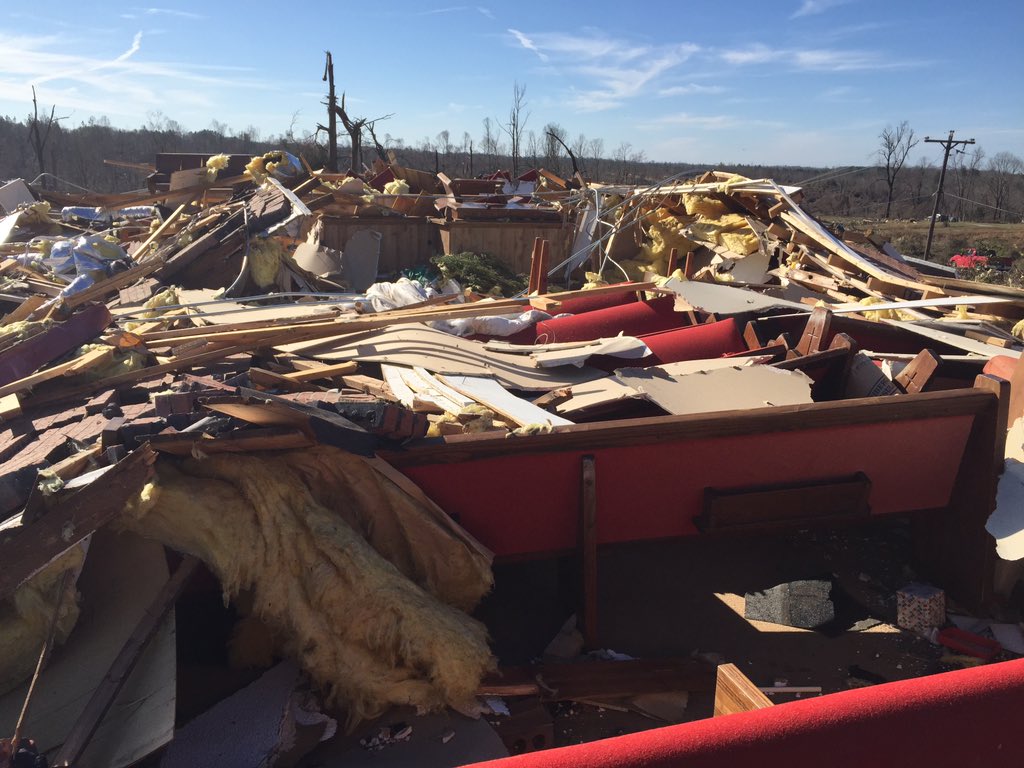 Tempêtes et tornades balaient le sud des USA, au moins 10 morts