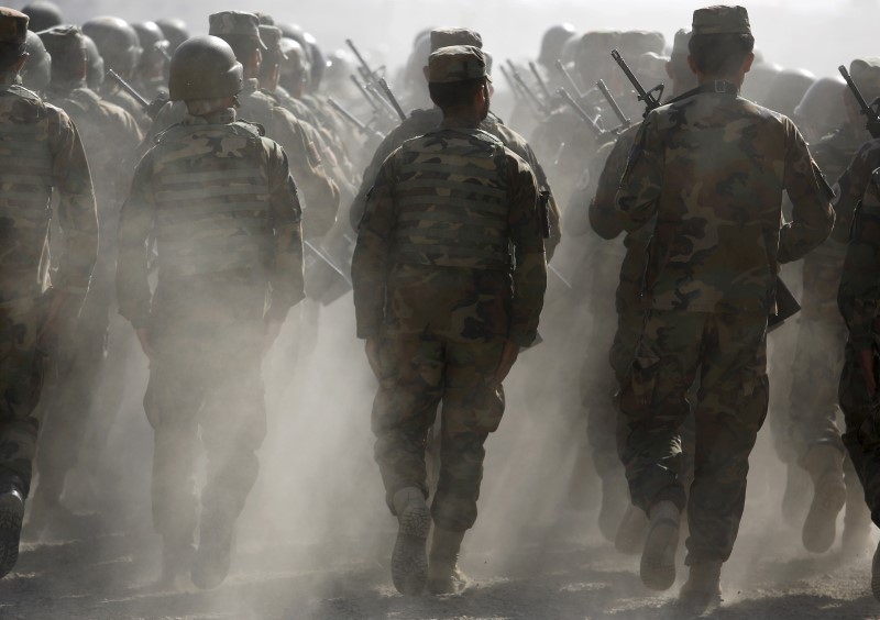Corruption, désordre et carences entravent l'armée afghane
