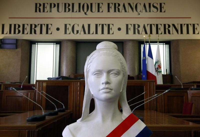 Les anti-déchéance de nationalité en appellent à la base