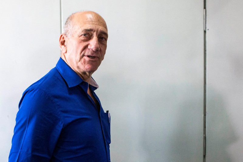 L'ex-Premier ministre israélien Ehud Olmert condamné à 18 mois