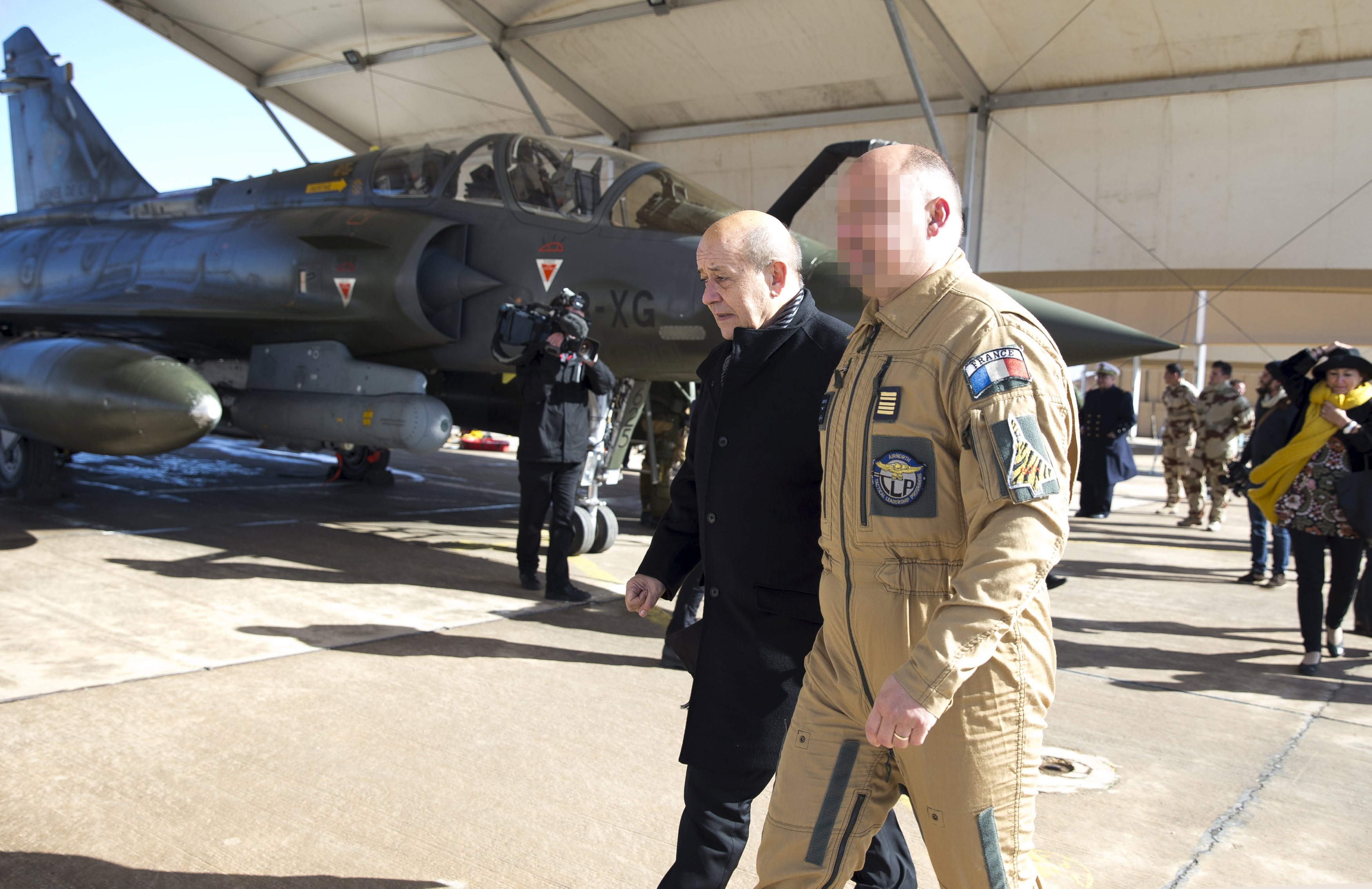Le Drian salue le sang-froid des militaires Sentinelle à Valence