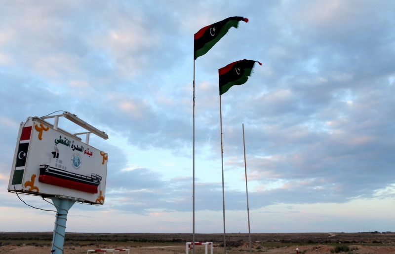 Des djihadistes de l'EI attaquent un port pétrolier libyen