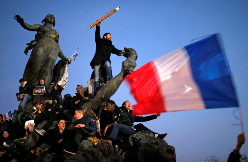 Un an après Charlie, la France reste aux prises avec ses démons