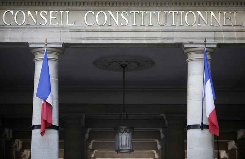 Hollande défend sa révision constitutionnelle devant les "Sages"