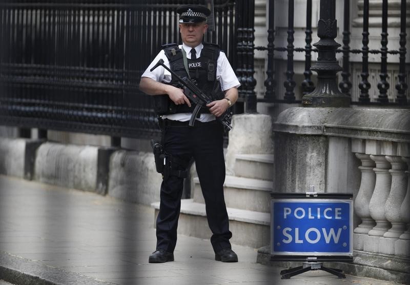 Six cents policiers armés de plus à Londres