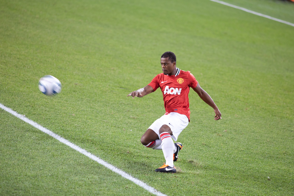 Les jongles de Ménès, la retraite d'Evra ?