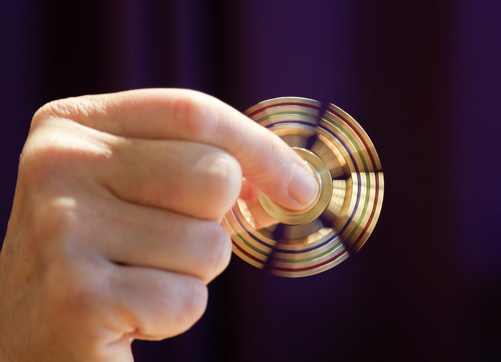 La folie des hand spinner : c’est quoi, et ça vient d’où ?