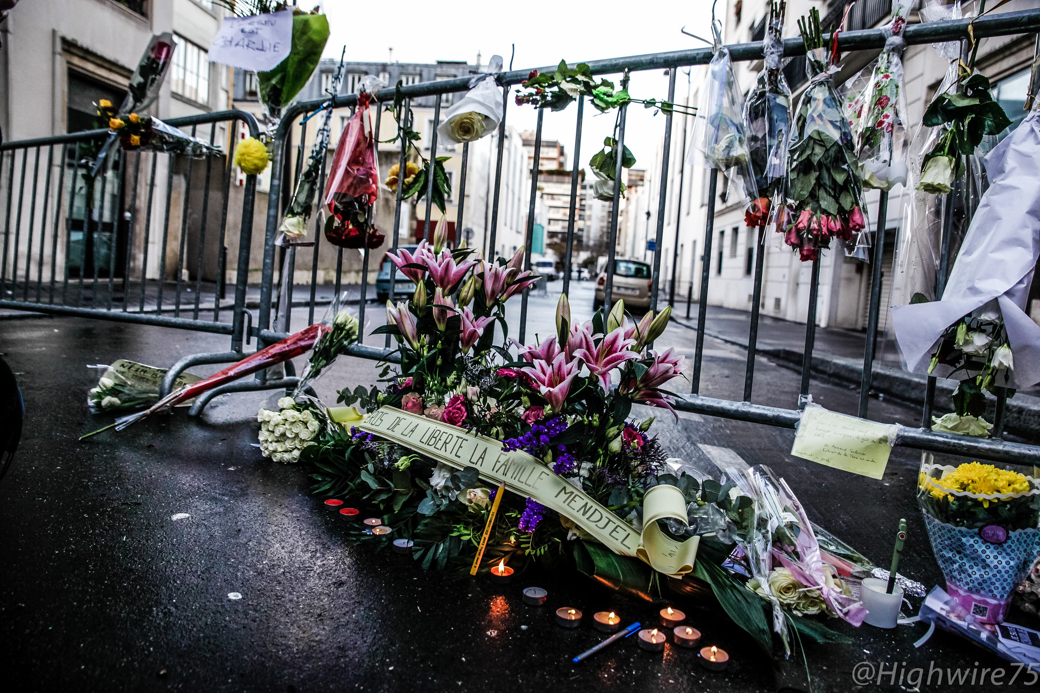 Attentats : banalisation et hiérarchisation de l’horreur ?