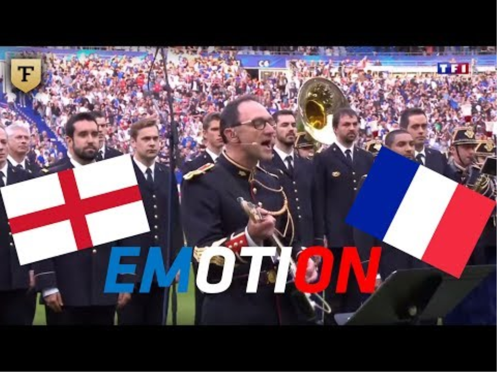 VIDEO : La Garde Républicaine interprète Oasis