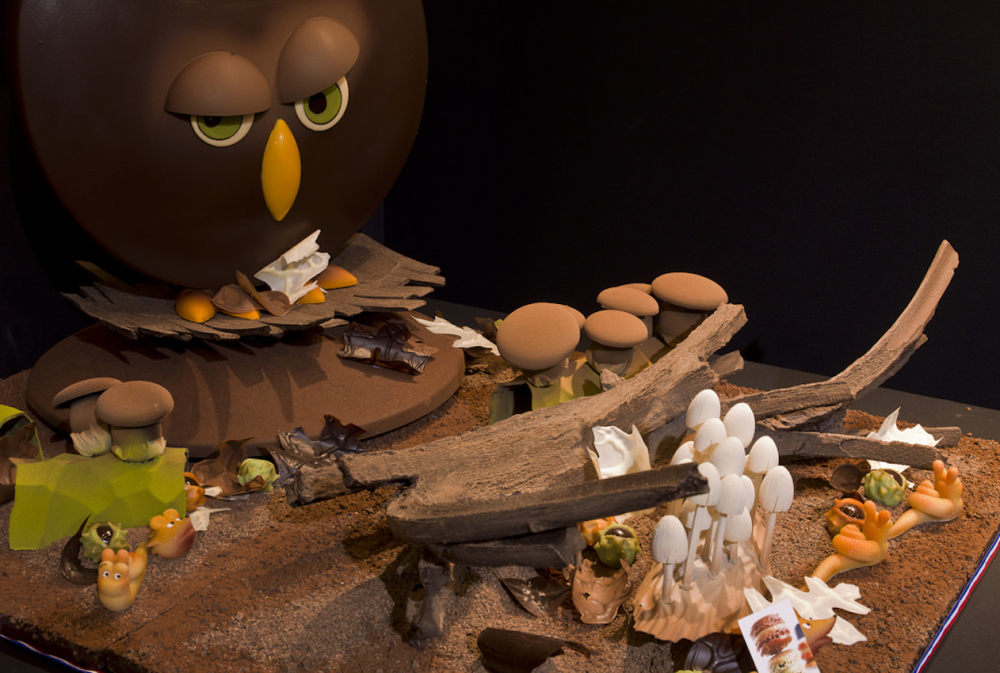 Un bébé singe, une course pour du travail et une maison en chocolat