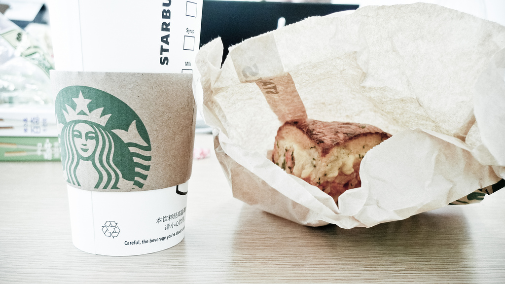 Un an chez Starbucks et plus de cache-cache ! 