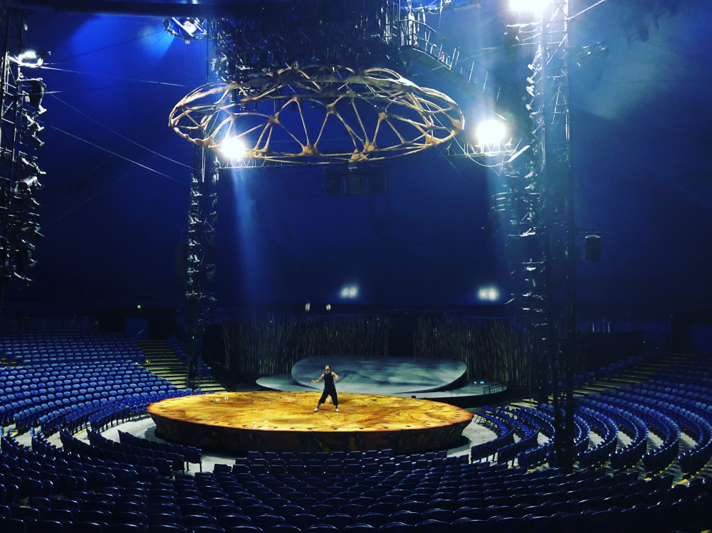 La face cachée du Cirque du Soleil : les petites mains de l’ombre