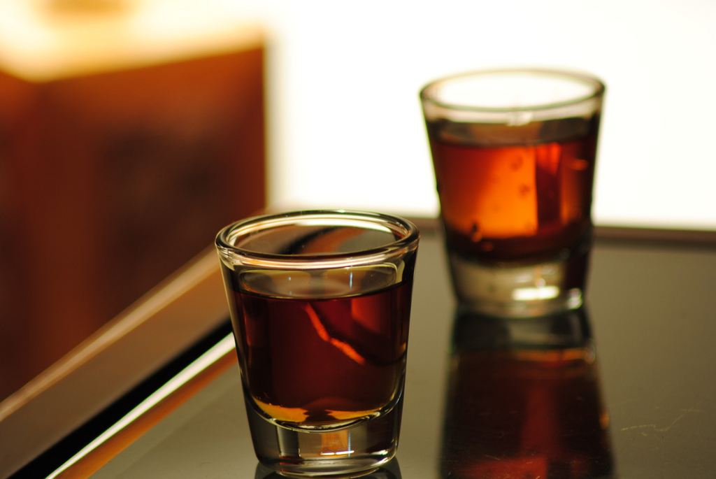 Neknomination, Smartnomination : alcool sur internet et excès