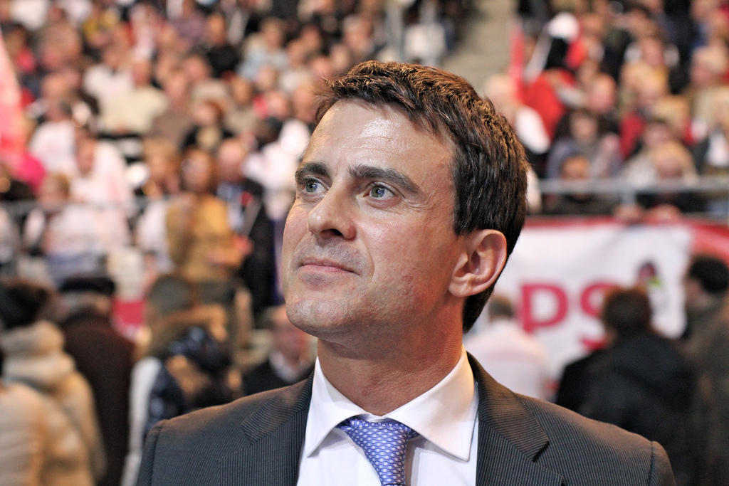 Ayrault valse, Valls en héros ? Les réactions