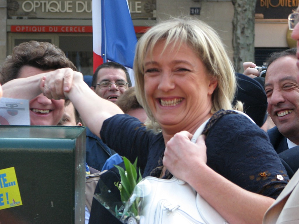 Le FN en tête aux européennes : la faute à qui ?